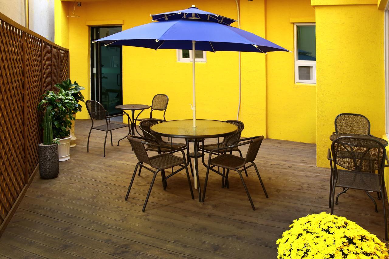 24 Guesthouse Yeosu Exteriör bild