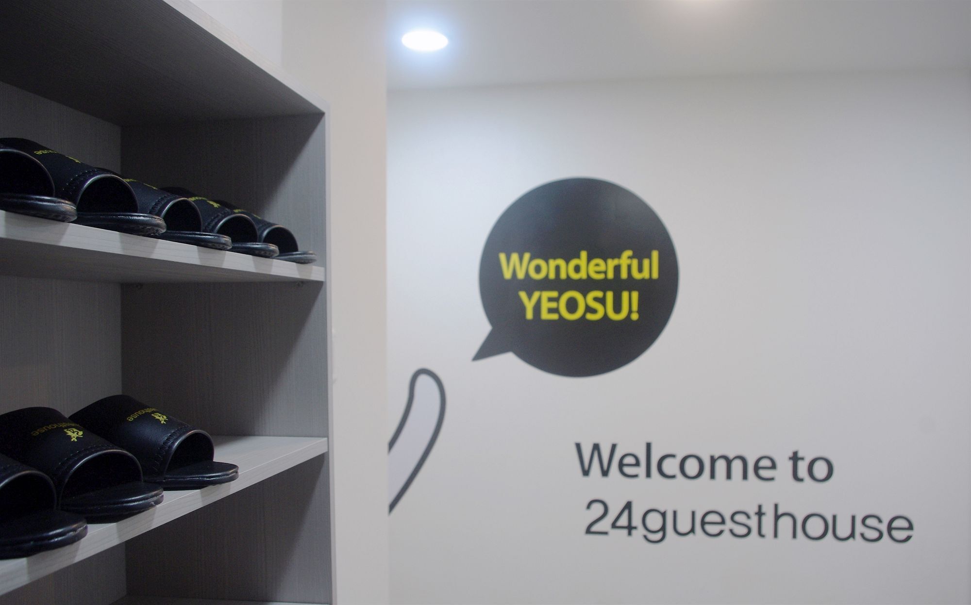 24 Guesthouse Yeosu Exteriör bild