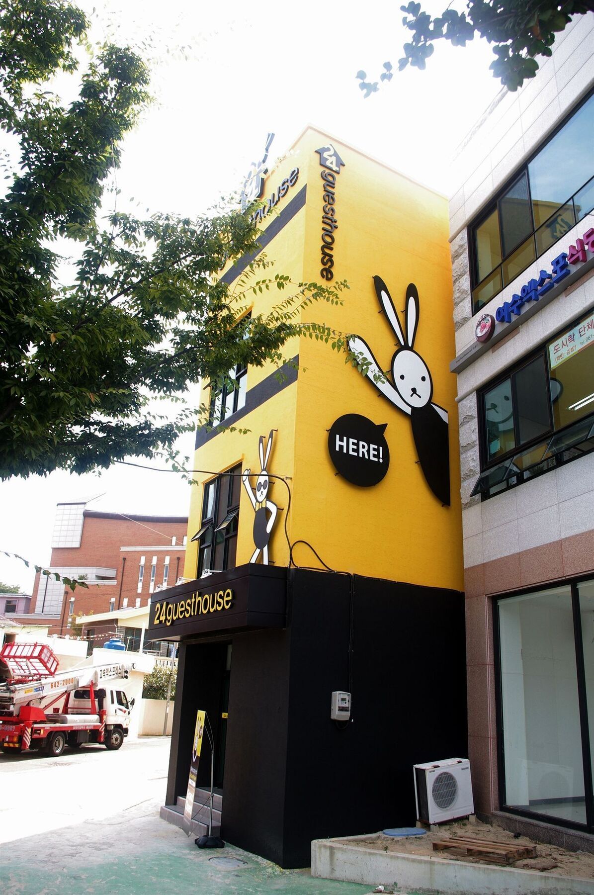 24 Guesthouse Yeosu Exteriör bild