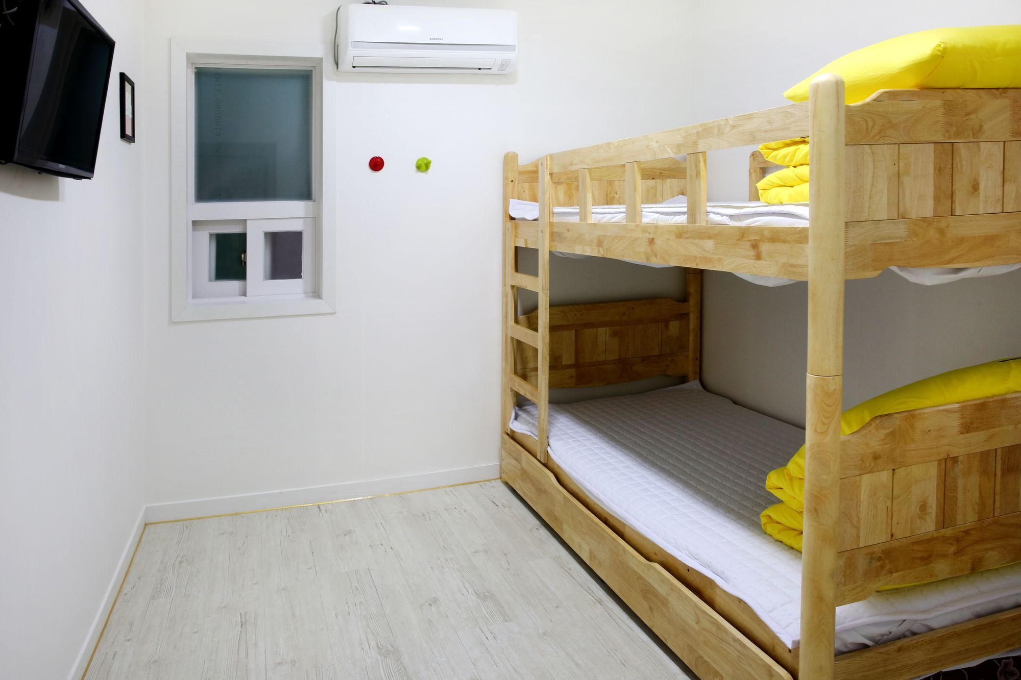 24 Guesthouse Yeosu Exteriör bild