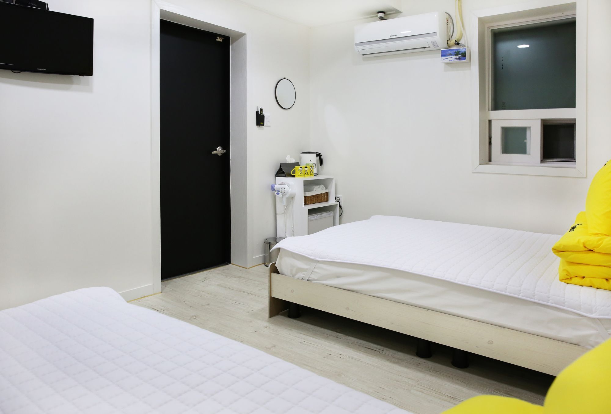 24 Guesthouse Yeosu Exteriör bild