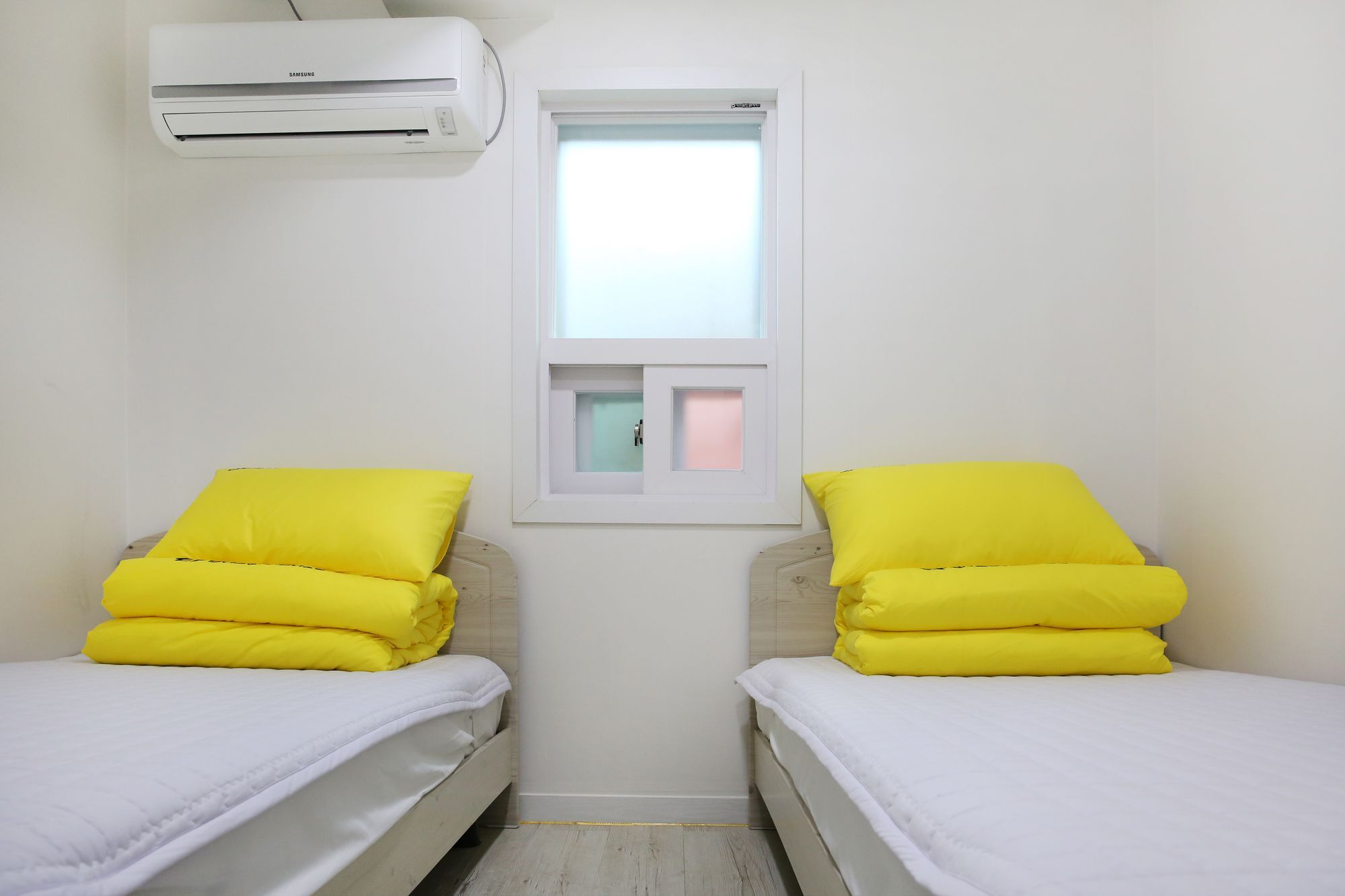 24 Guesthouse Yeosu Exteriör bild